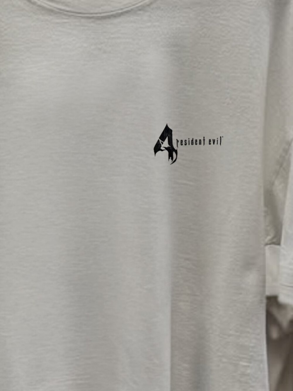 Rare Resident Evil 4 Washed White Tee - Picture 2 of 5